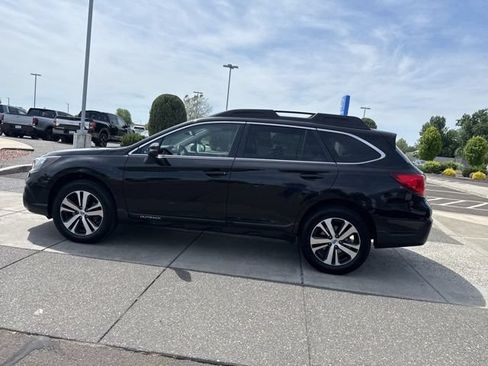 Used 2019 Subaru Outback 3.6R Limited AWD/4WD image 11