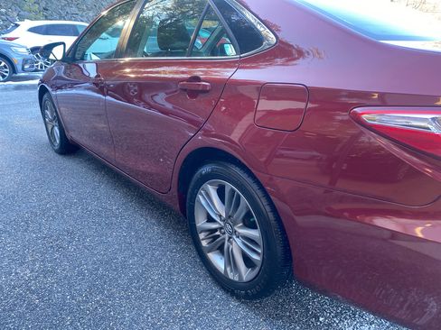 Used 2017 Toyota Camry SE image 34