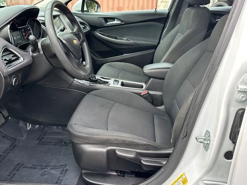 Used 2016 Chevrolet Cruze LS FWD image 9