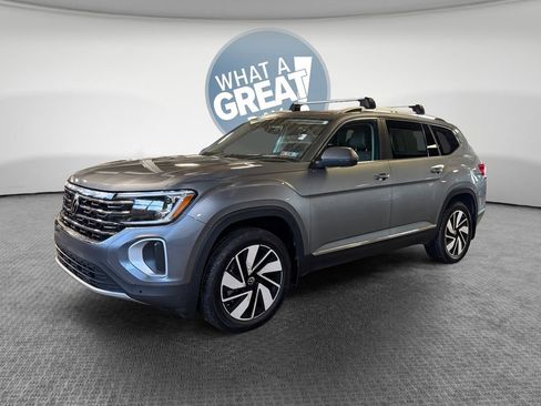 Used 2024 Volkswagen Atlas SEL AWD/4WD image 8