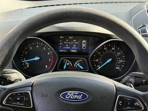 Used 2017 Ford Escape SE image 16