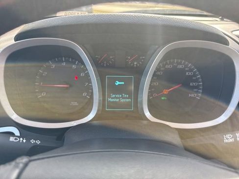 Used 2017 Chevrolet Equinox LT w/ Convenience Package image 27