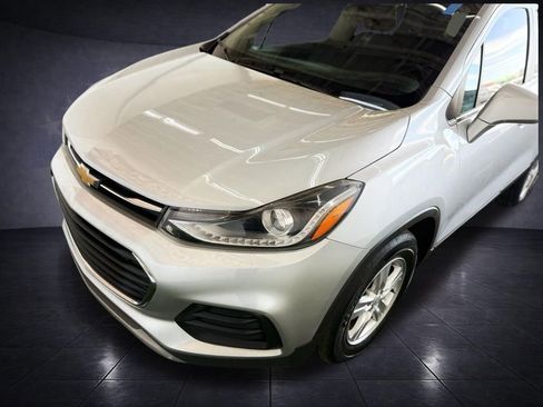 Used 2020 Chevrolet Trax LT w/ LPO, Cargo Package image 6