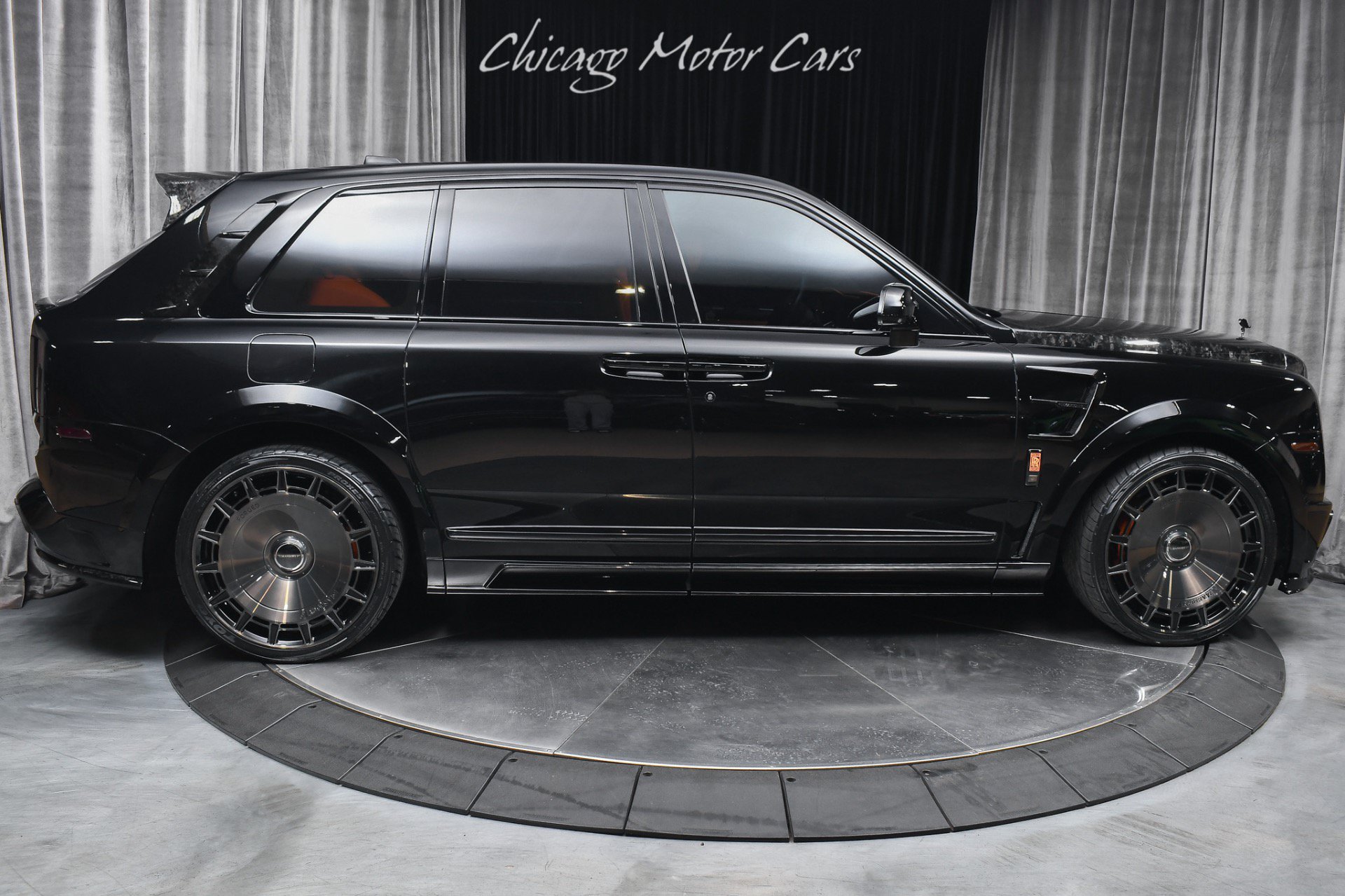 Used 2022 Rolls-Royce Cullinan Black Badge AWD/4WD image 30