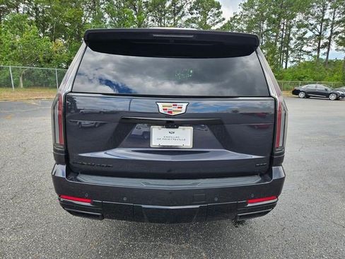 Certified 2025 Cadillac Escalade ESV Sport AWD/4WD image 8