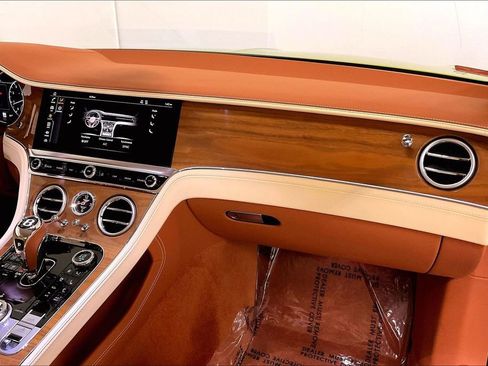 Used 2024 Bentley Continental GT image 13