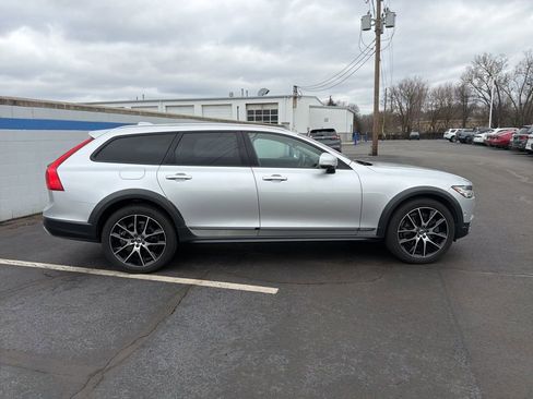 Used 2018 Volvo V90 T6 Cross Country w/ Convenience Package image 6