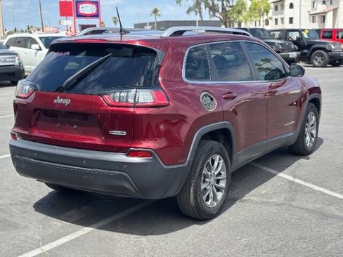Used 2020 Jeep Cherokee Latitude Plus w/ Comfort/Convenience Group FWD image 3