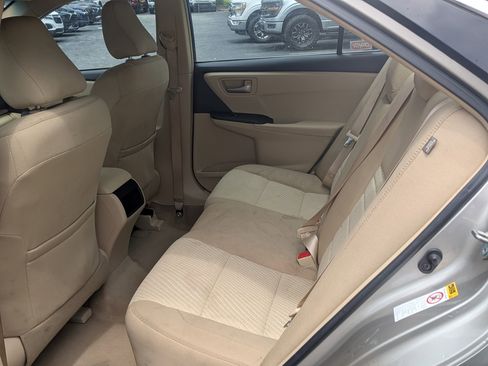 Used 2017 Toyota Camry LE FWD image 32