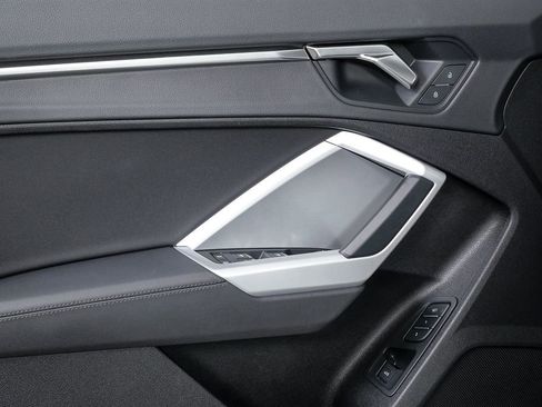 Used 2023 Audi Q3 2.0T Premium w/ Convenience Package image 6