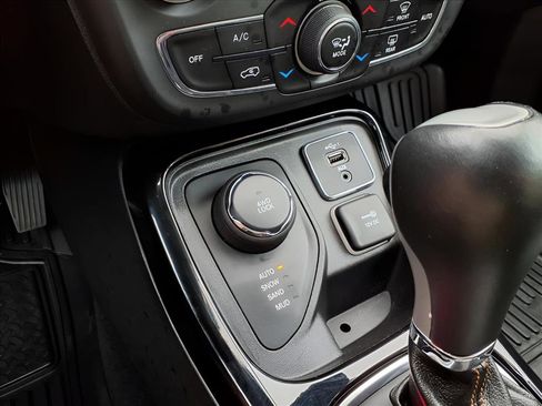 Used 2020 Jeep Compass Limited image 6