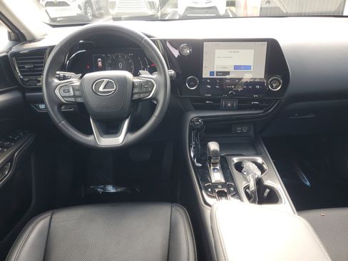 Used 2024 Lexus NX 250 FWD w/ Towing Package (2000 Lbs) image 10