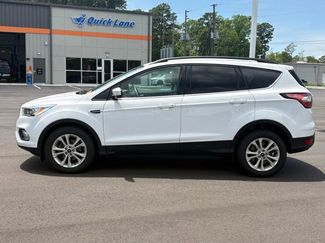 Used 2017 Ford Escape SE w/ Equipment Group 201A FWD video 2