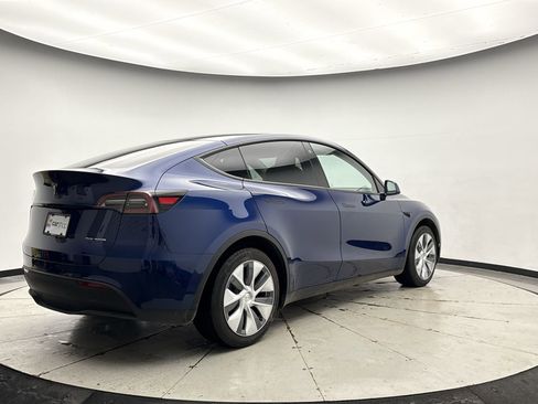 Used 2023 Tesla Model Y Long Range image 5