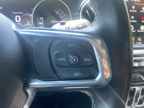 Used 2022 Jeep Wrangler Unlimited Sahara w/ Cold Weather Group AWD/4WD image 21