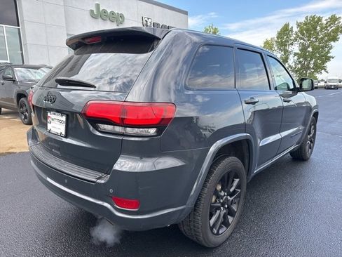 Used 2017 Jeep Grand Cherokee Altitude image 8