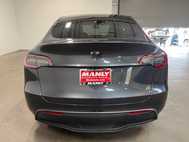 Used 2024 Tesla Model Y Long Range AWD/4WD image 4