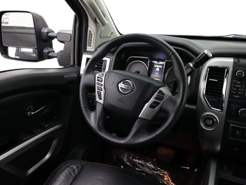 Used 2016 Nissan Titan SL RWD image 34