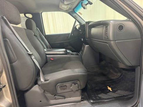 Used 2002 Chevrolet Avalanche 4x4 w/ Off-Road Suspension Pkg image 35