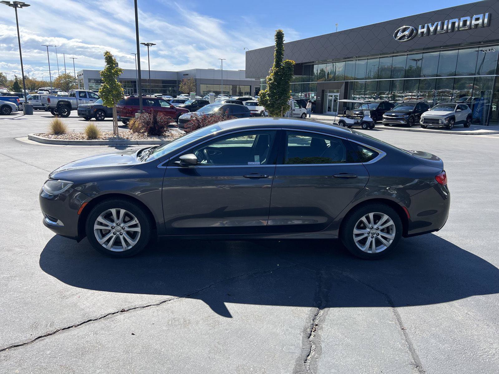 Used 2015 Chrysler 200 Limited w/ Convenience Group FWD image 18