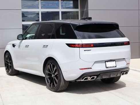 Used 2025 Land Rover Range Rover Sport Dynamic SE AWD/4WD image 10