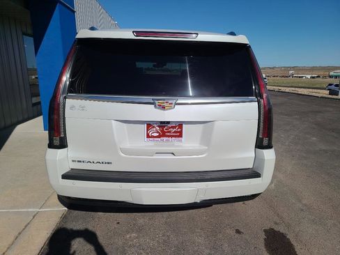 Used 2020 Cadillac Escalade Premium Luxury image 7
