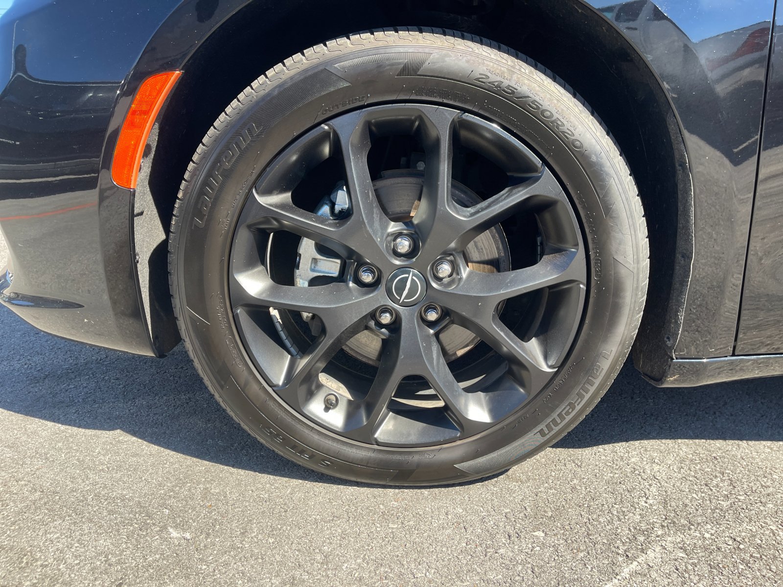 Used 2025 Chrysler Pacifica Limited FWD image 33