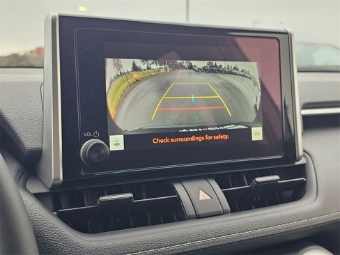 Used 2025 Toyota RAV4 XLE image 26