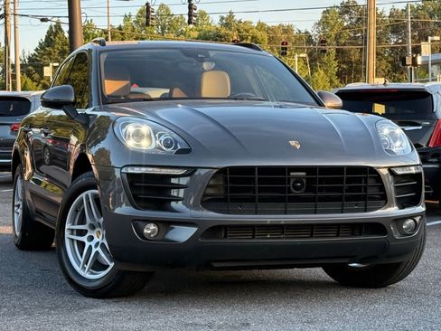 Used 2018 Porsche Macan AWD/4WD image 7