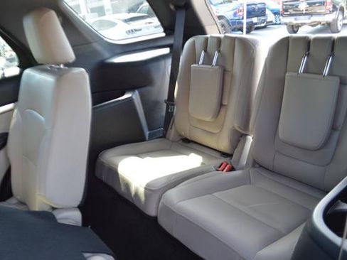 Used 2018 Ford Explorer XLT w/ Equipment Group 202A FWD image 23
