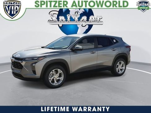 New 2026 Chevrolet Trax LS w/ LS Convenience Package FWD image 4