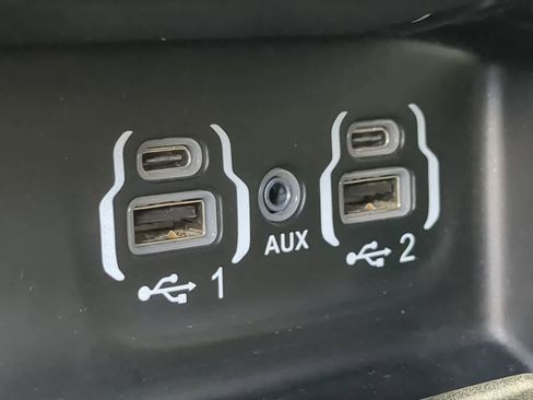 Used 2023 RAM 1500 Laramie image 31