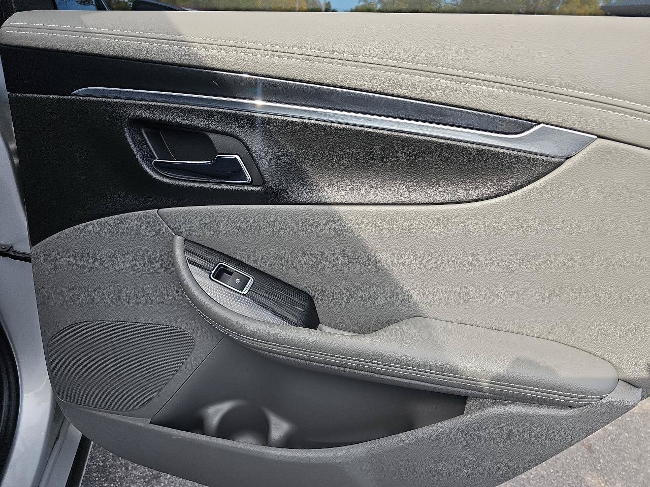 Used 2018 Chevrolet Impala LS FWD image 16