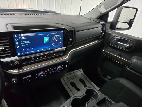 Used 2025 Chevrolet Silverado 2500 LT AWD/4WD image 25