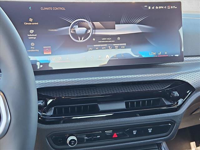 New 2026 BMW 330i xDrive Sedan w/ M Sport Package AWD/4WD image 12