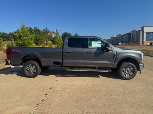 New 2026 Ford F350 Lariat w/ FX4 Off-Road Package image 25