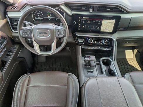 Used 2023 GMC Sierra 1500 Denali w/ Technology Package AWD/4WD image 6