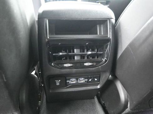 Used 2022 Jeep Grand Cherokee Overland AWD/4WD image 41