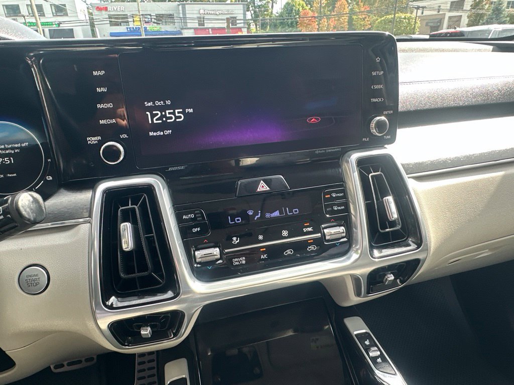 Used 2023 Kia Sorento SX Prestige w/ Panoramic Sunroof Package AWD/4WD image 16