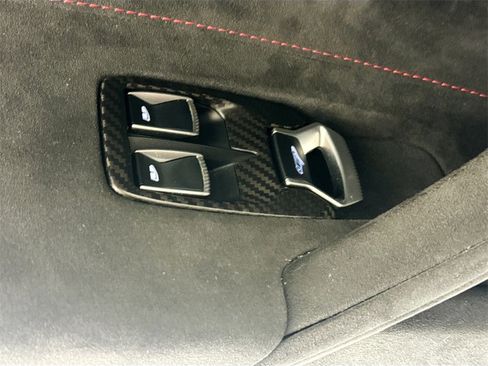 Used 2018 McLaren 720S image 18