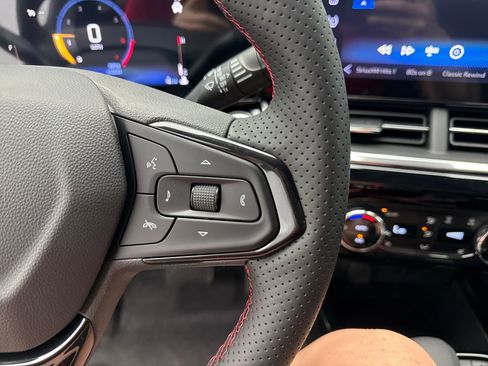 New 2025 Chevrolet Trax RS image 37