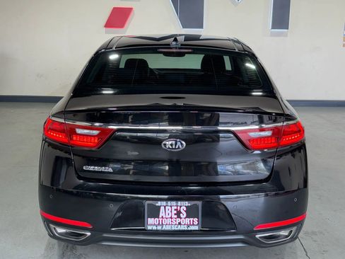 Used 2017 Kia Cadenza Technology FWD image 5
