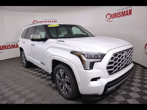 Used 2025 Toyota Sequoia Capstone AWD/4WD image 29