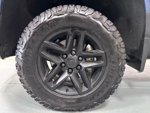 Used 2021 Chevrolet Silverado 1500 LT Trail Boss w/ Convenience Package II AWD/4WD image 11