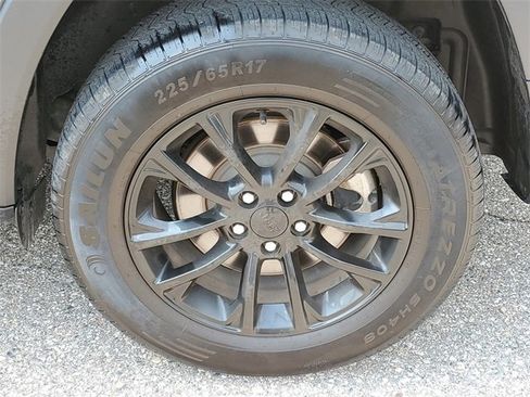 Used 2023 Jeep Cherokee Altitude Lux image 33