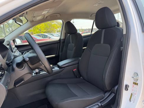 Used 2025 Nissan Sentra SV FWD image 10