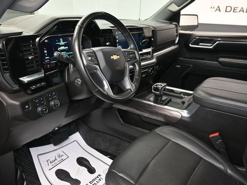 Used 2025 Chevrolet Silverado 1500 LTZ AWD/4WD image 14
