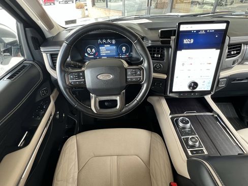 Used 2023 Ford Expedition Platinum image 27