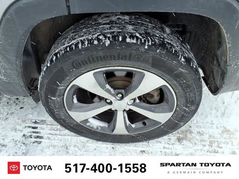 Used 2019 Jeep Cherokee Limited w/ Technology Group image 10