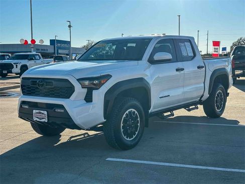 Used 2024 Toyota Tacoma TRD Off-Road image 7